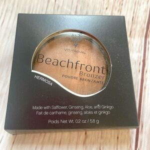 Younique Beachfront Bronzer in the shade Hermosa!
